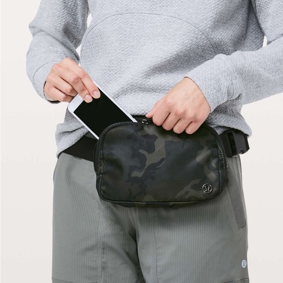 lululemon athletica Black Camouflage everywhere  Belt Bag - Picture 1 of 10